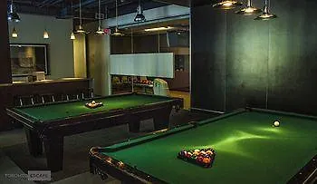 Toronto Escape - Mariner Terrace Hotel
