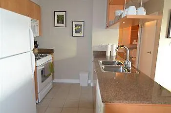 Toronto Escape - Mariner Terrace Hotel