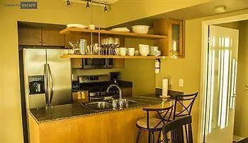 Toronto Escape - Mariner Terrace Hotel