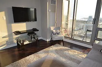 Toronto Escape - Mariner Terrace Hotel