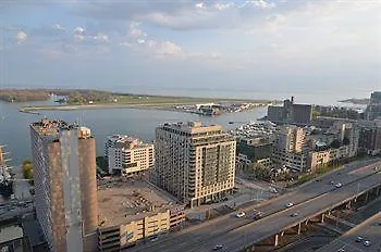 Toronto Escape - Mariner Terrace Hotel