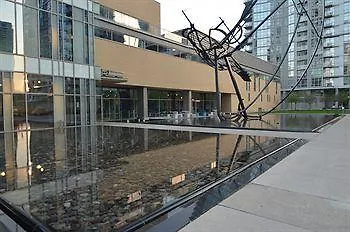 Toronto Escape - Mariner Terrace Hotel